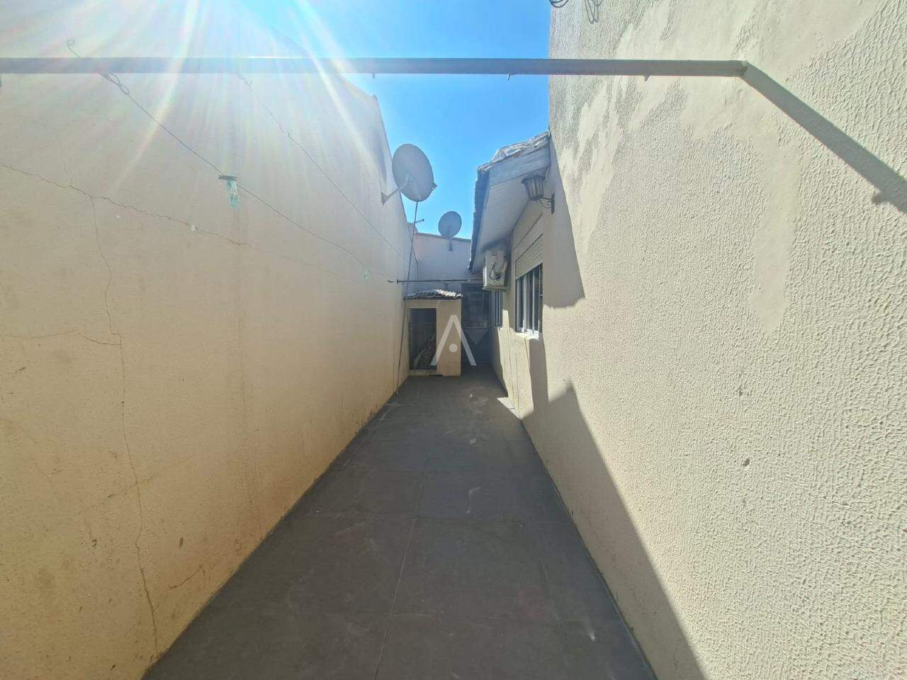 Casa Residencial para para aluguel no Bairro CANCELLI em CASCAVEL: