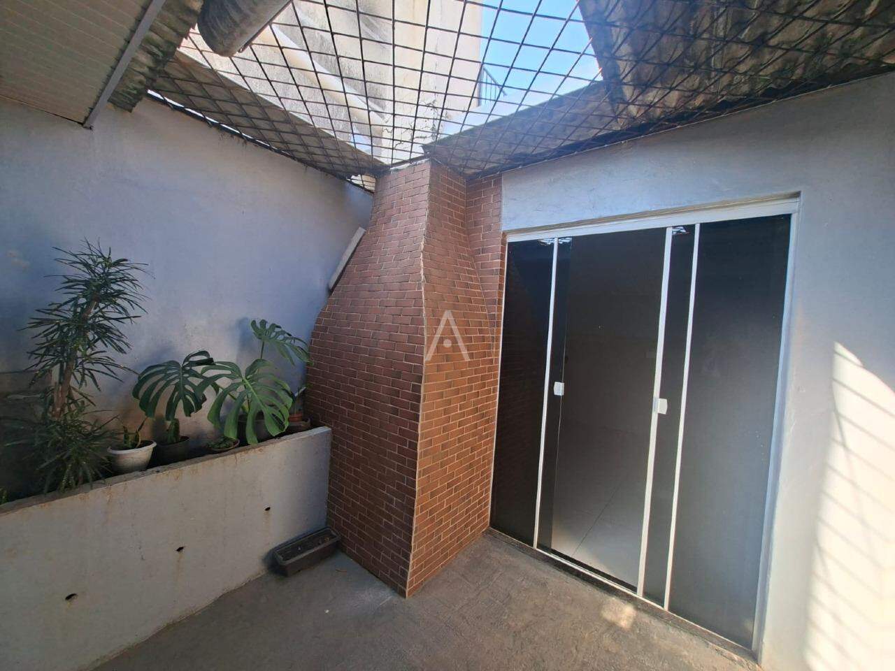 Casa Residencial para para aluguel no Bairro CANCELLI em CASCAVEL: