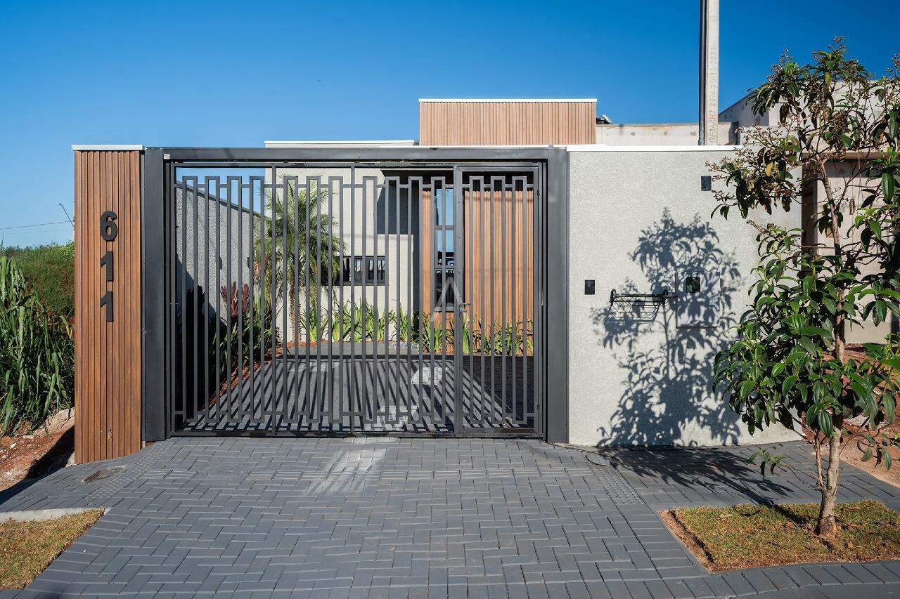Casa Residencial para à venda no Bairro RECANTO TROPICAL em CASCAVEL: 