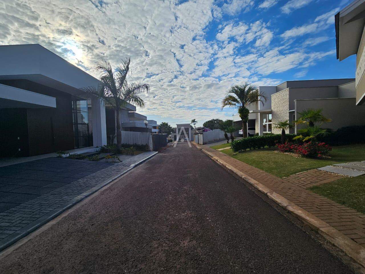 Casa Residencial para à venda no Bairro RECANTO TROPICAL em CASCAVEL: 