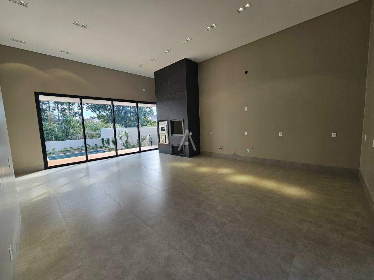 Casa Residencial para à venda no Bairro RECANTO TROPICAL em CASCAVEL: 