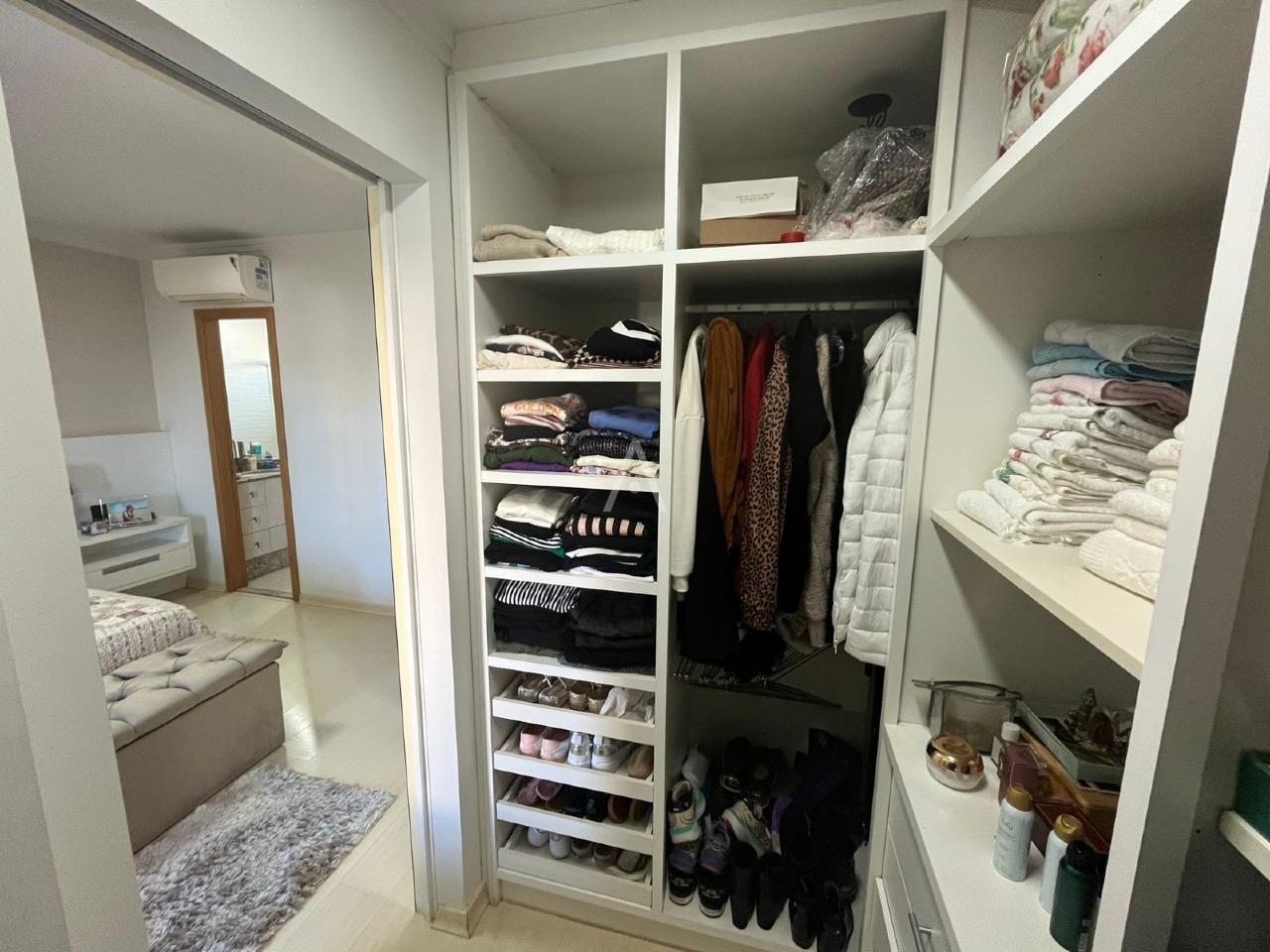 Apartamento para à venda no Bairro CENTRO em CASCAVEL: Closet