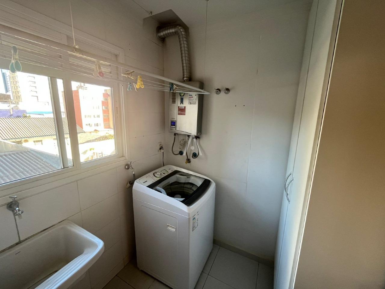 Apartamento para à venda no Bairro CENTRO em CASCAVEL: Lavanderia