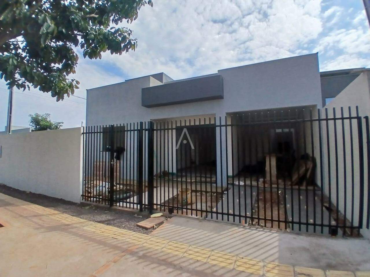 Casa Residencial para à venda no Bairro JARDIM COOPAGRO em TOLEDO: 