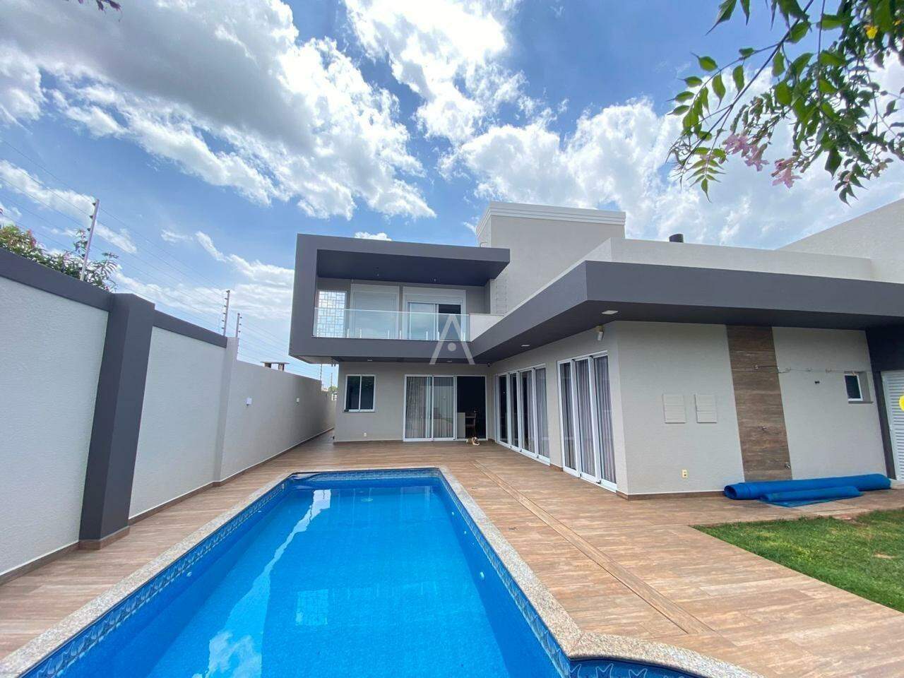 Sobrado para à venda no Bairro CANCELLI em CASCAVEL: 