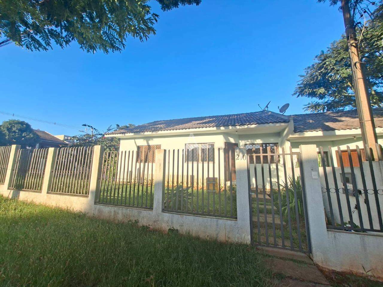 Sobrado para para aluguel no Bairro NEVA em CASCAVEL: 