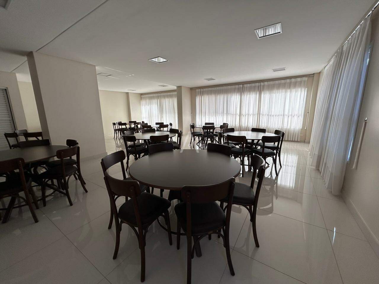 Apartamento para à venda no Bairro CENTRO em CASCAVEL: Salão Social