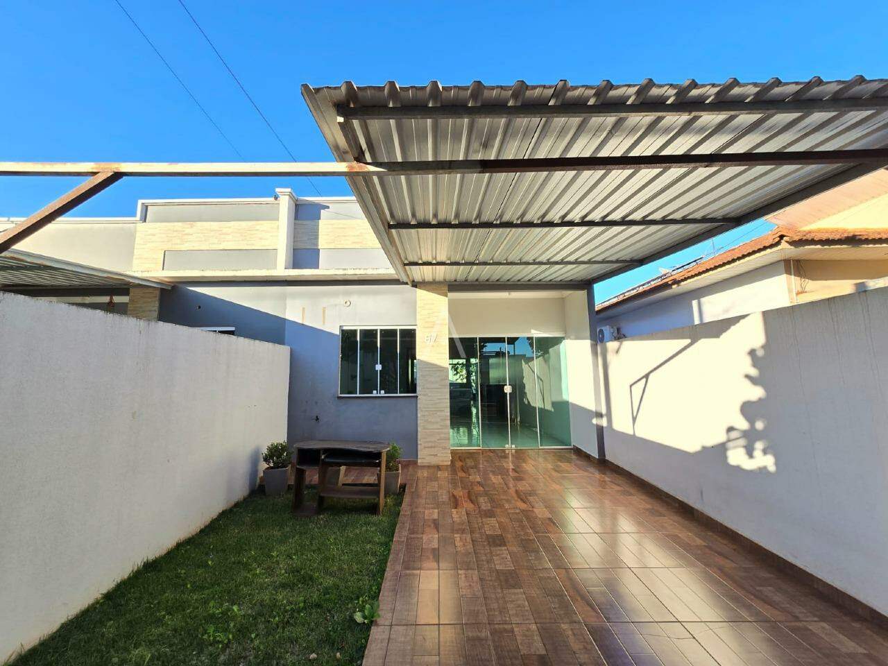 Casa Residencial para para aluguel no Bairro JARDIM COOPAGRO em TOLEDO: 