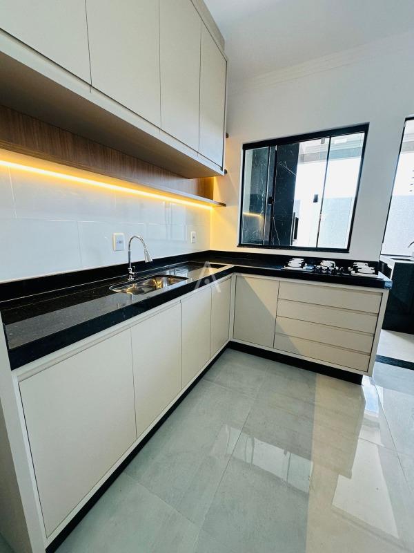 Casa Residencial para à venda no Bairro RECANTO TROPICAL em CASCAVEL: 