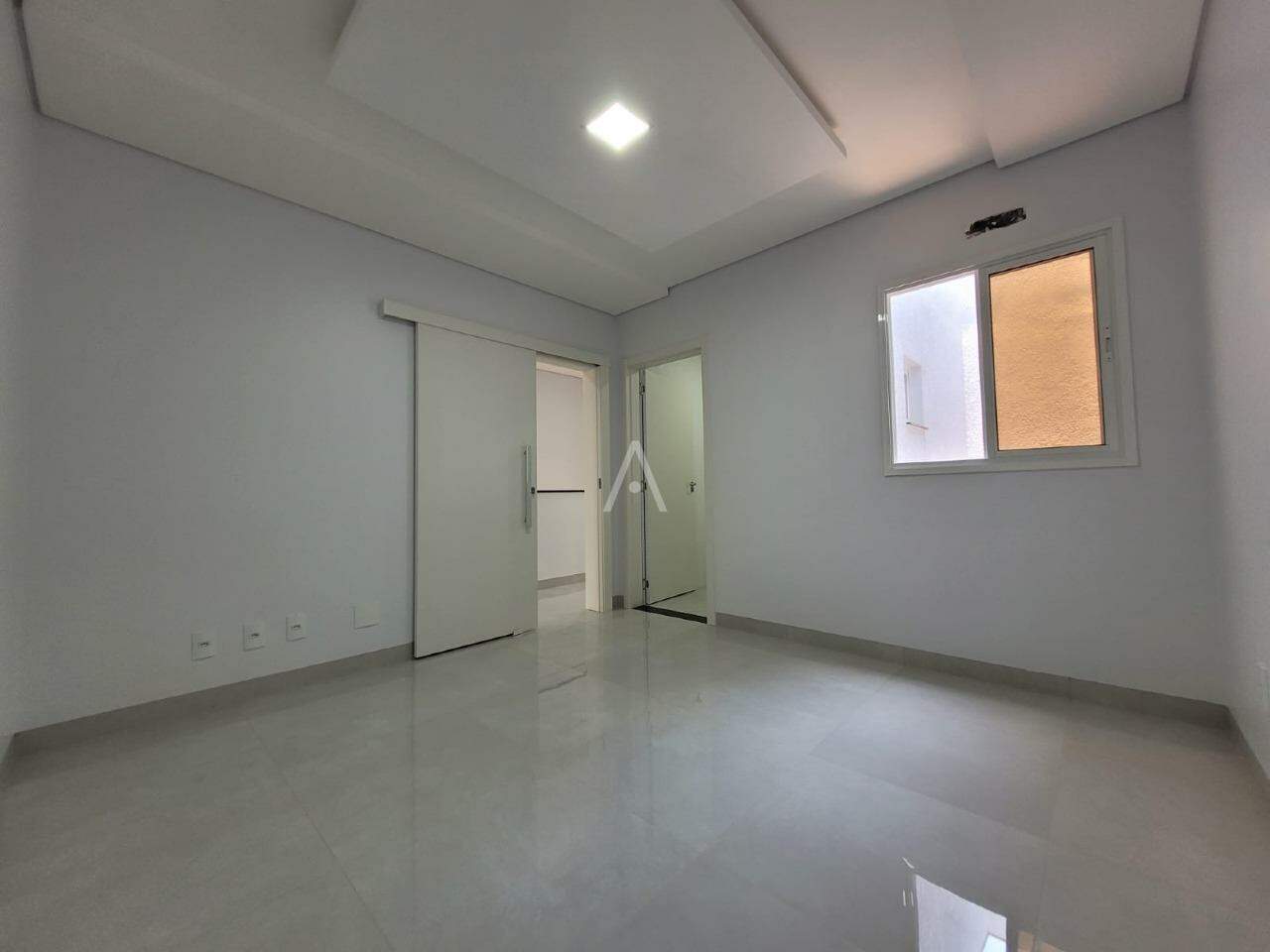 Sobrado para à venda no Bairro JARDIM CONCORDIA em TOLEDO: 