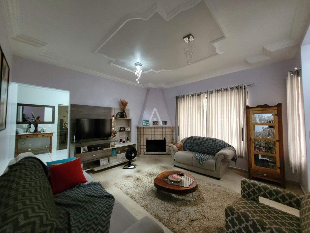 Casa Residencial para à venda no Bairro JARDIM PANCERA em TOLEDO: 