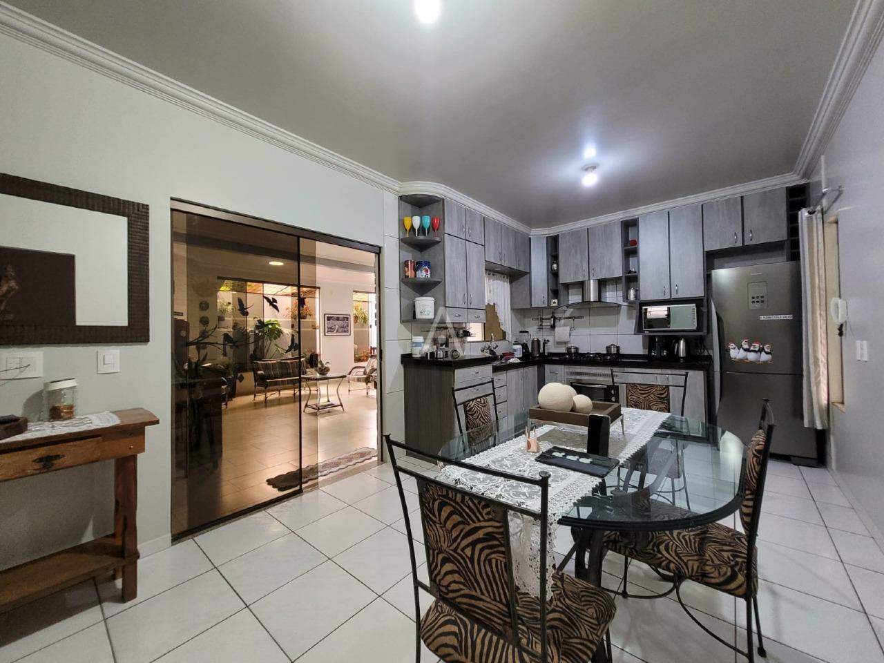 Casa Residencial para à venda no Bairro JARDIM PANCERA em TOLEDO: 
