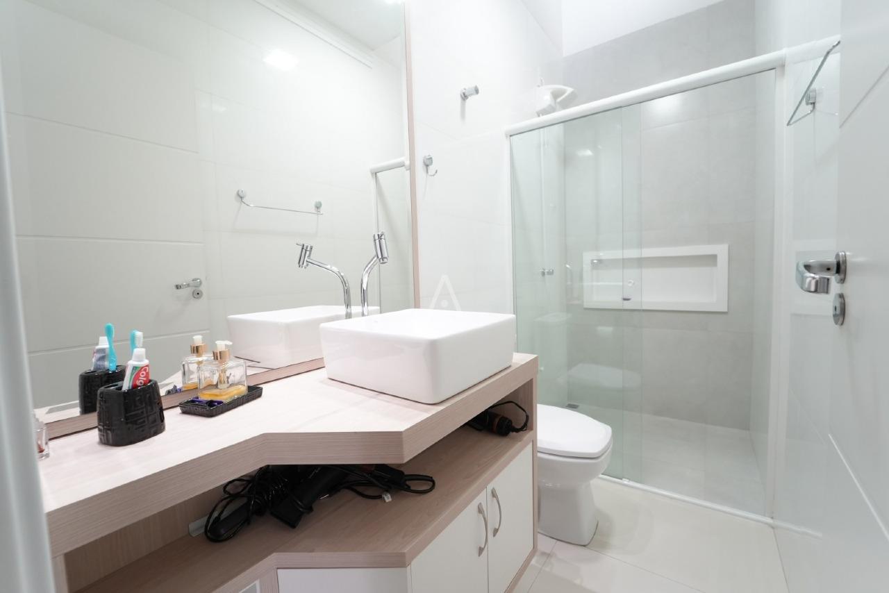 Sobrado para à venda no Bairro Pioneiros Catarinenses em CASCAVEL: 