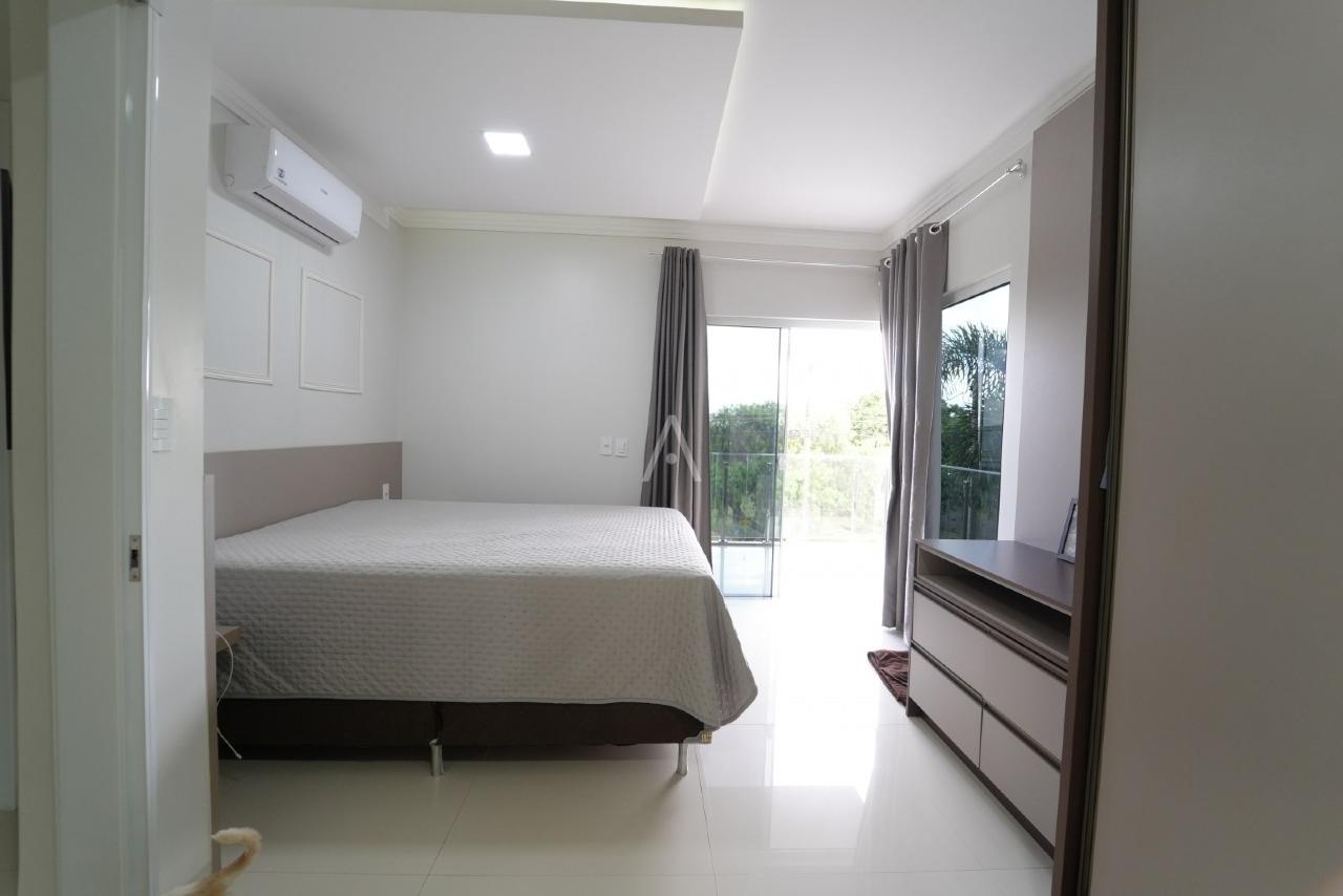 Sobrado para à venda no Bairro Pioneiros Catarinenses em CASCAVEL: 