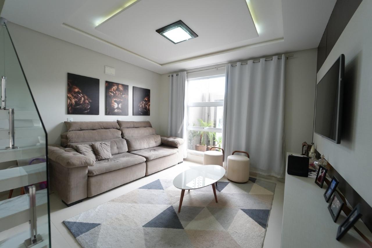 Sobrado para à venda no Bairro Pioneiros Catarinenses em CASCAVEL: 