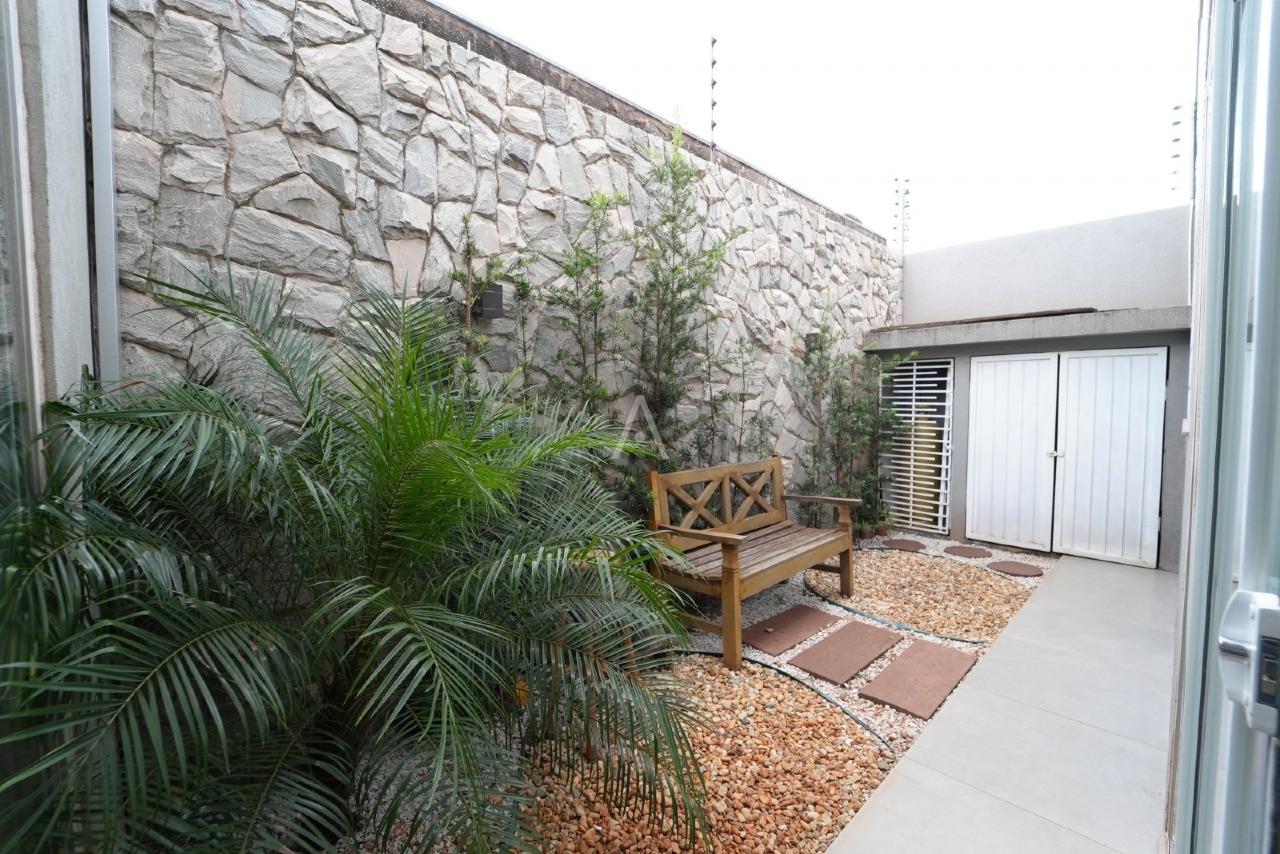 Sobrado para à venda no Bairro Pioneiros Catarinenses em CASCAVEL: 