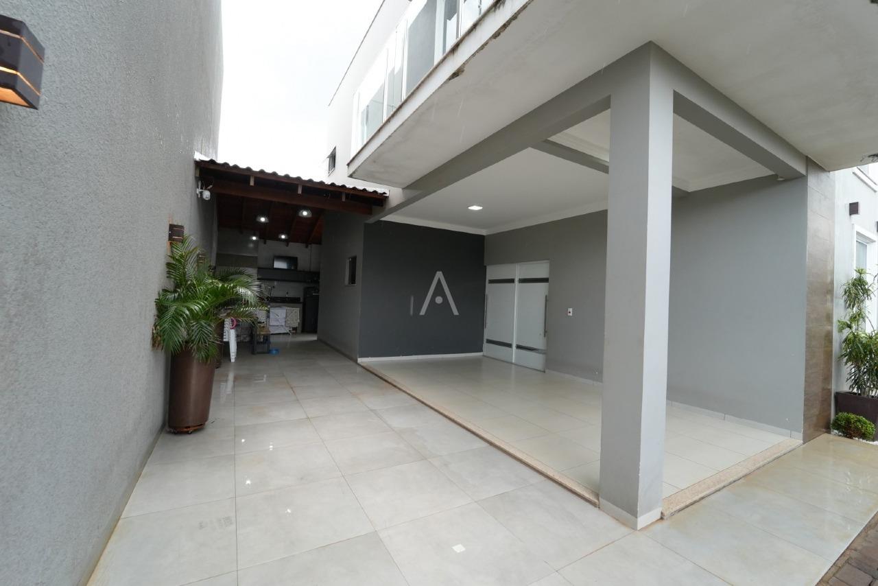 Sobrado para à venda no Bairro Pioneiros Catarinenses em CASCAVEL: 