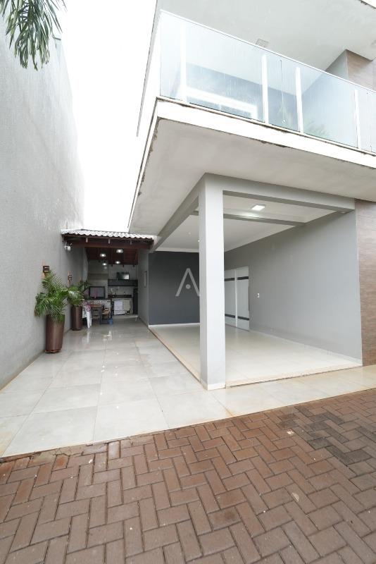 Sobrado para à venda no Bairro Pioneiros Catarinenses em CASCAVEL: 