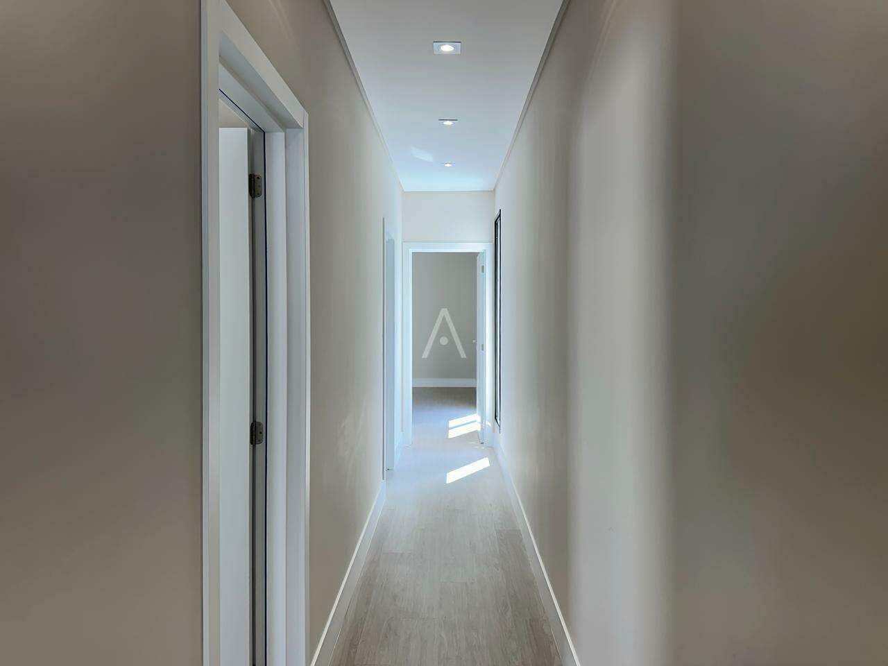 Casa Residencial para à venda no Bairro RECANTO TROPICAL em CASCAVEL: