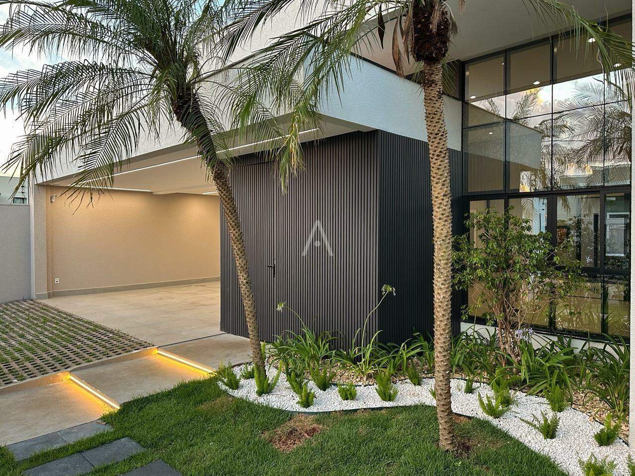 Casa Residencial para à venda no Bairro RECANTO TROPICAL em CASCAVEL: