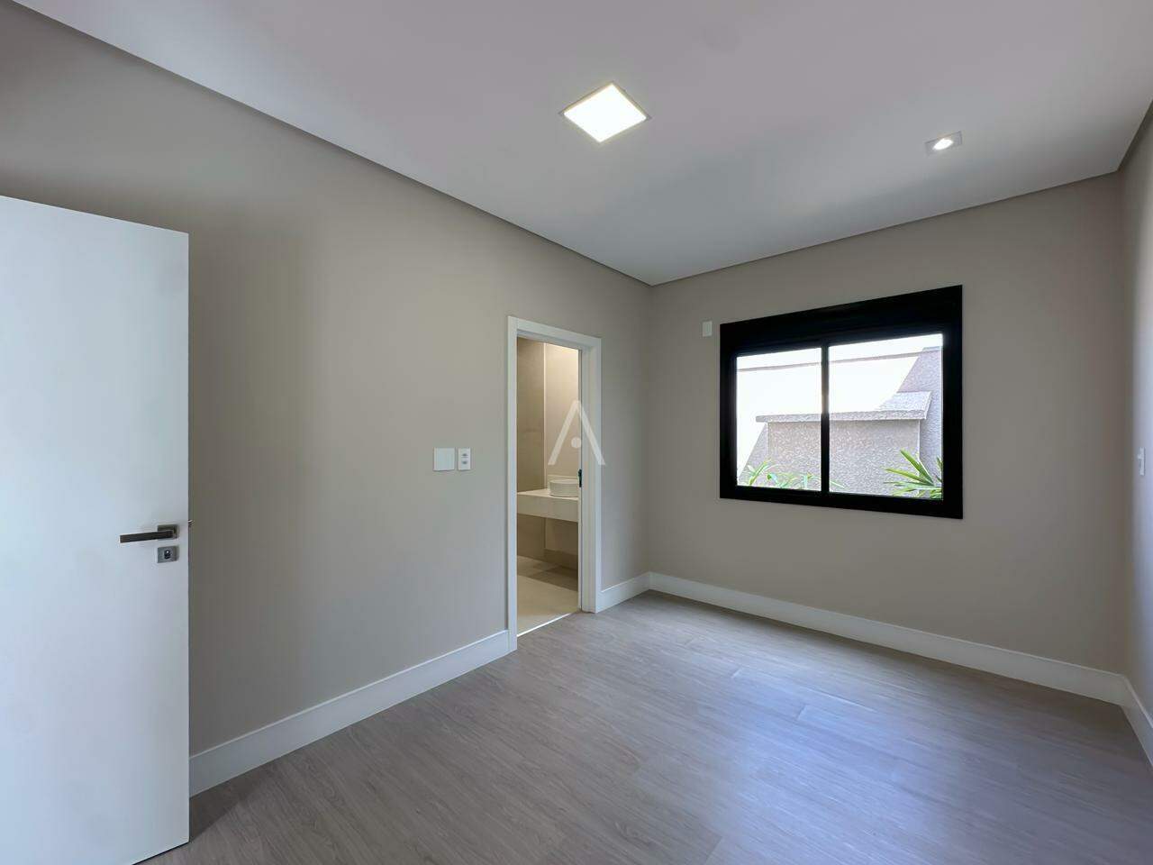 Casa Residencial para à venda no Bairro RECANTO TROPICAL em CASCAVEL: