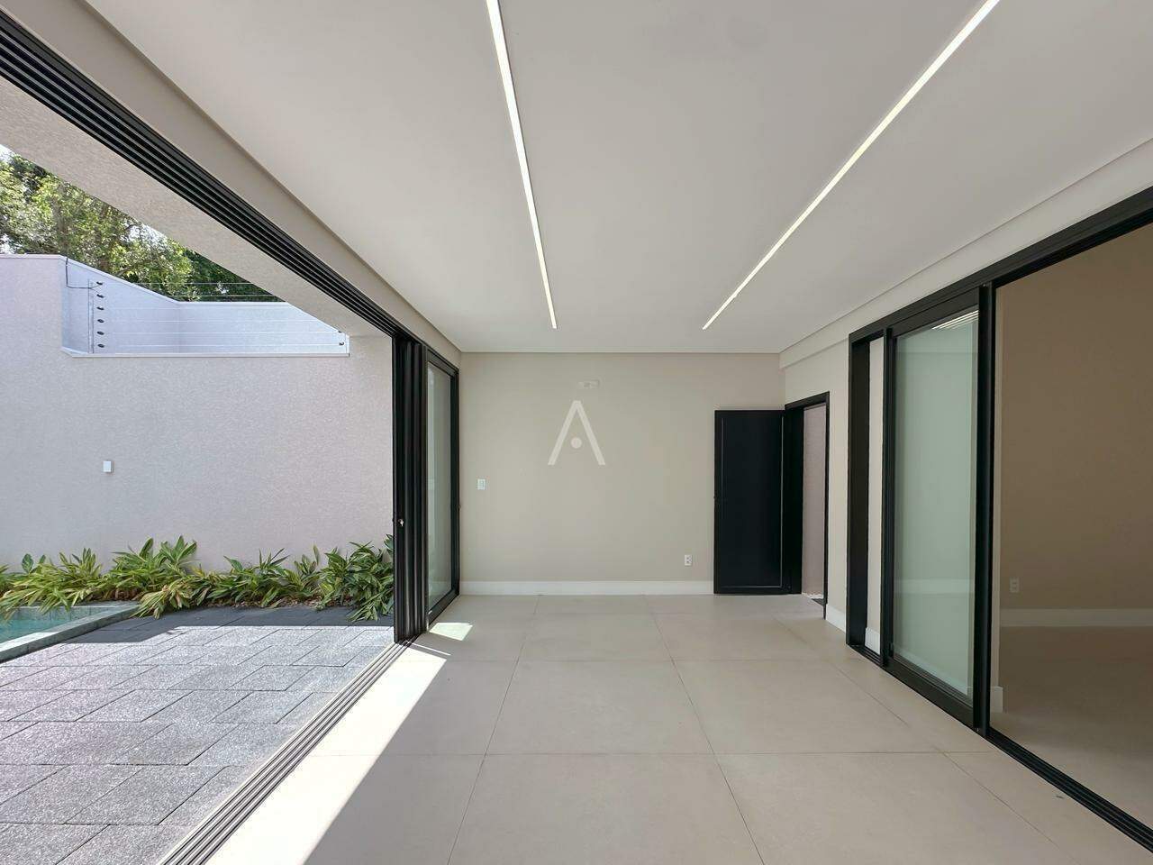 Casa Residencial para à venda no Bairro RECANTO TROPICAL em CASCAVEL: