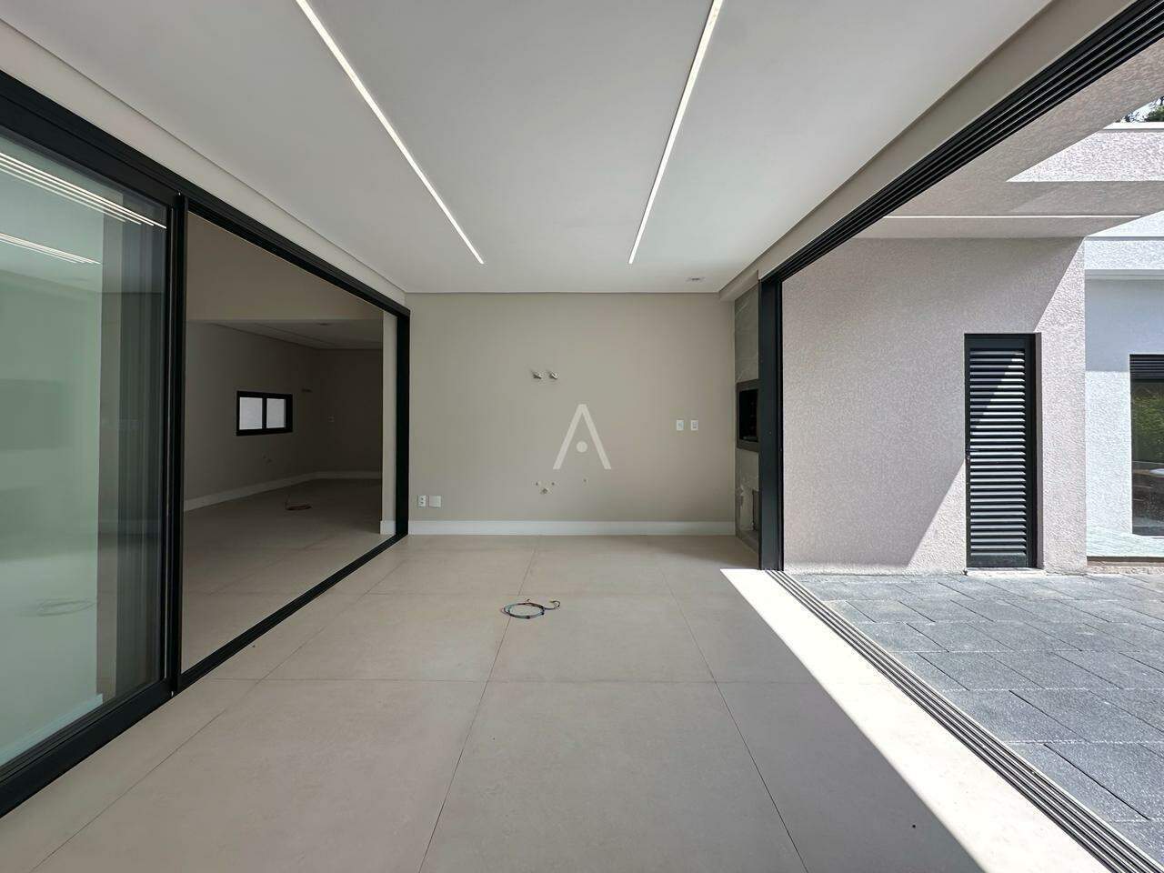 Casa Residencial para à venda no Bairro RECANTO TROPICAL em CASCAVEL: