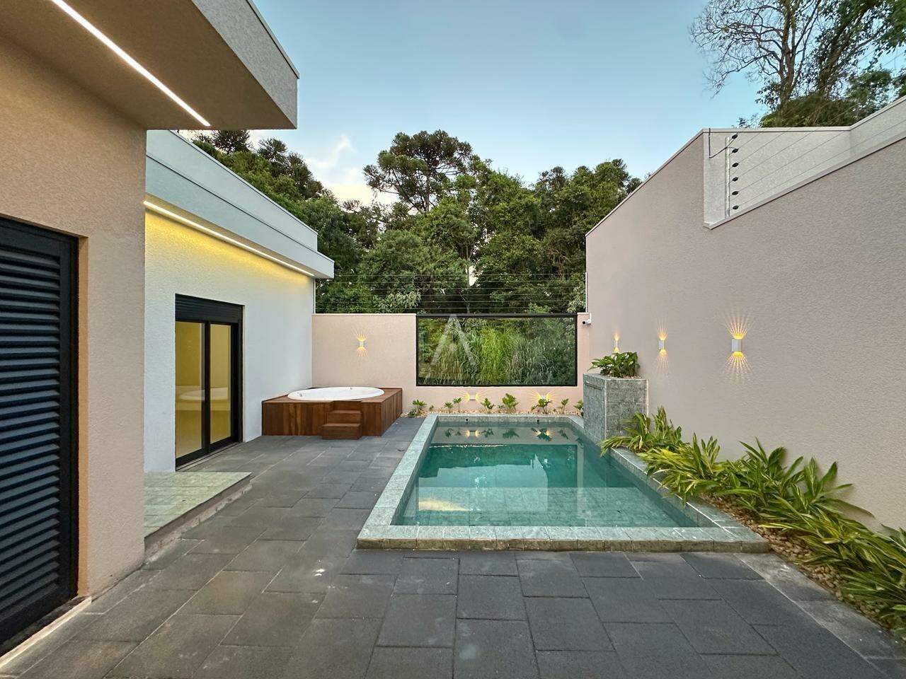 Casa Residencial para à venda no Bairro RECANTO TROPICAL em CASCAVEL: