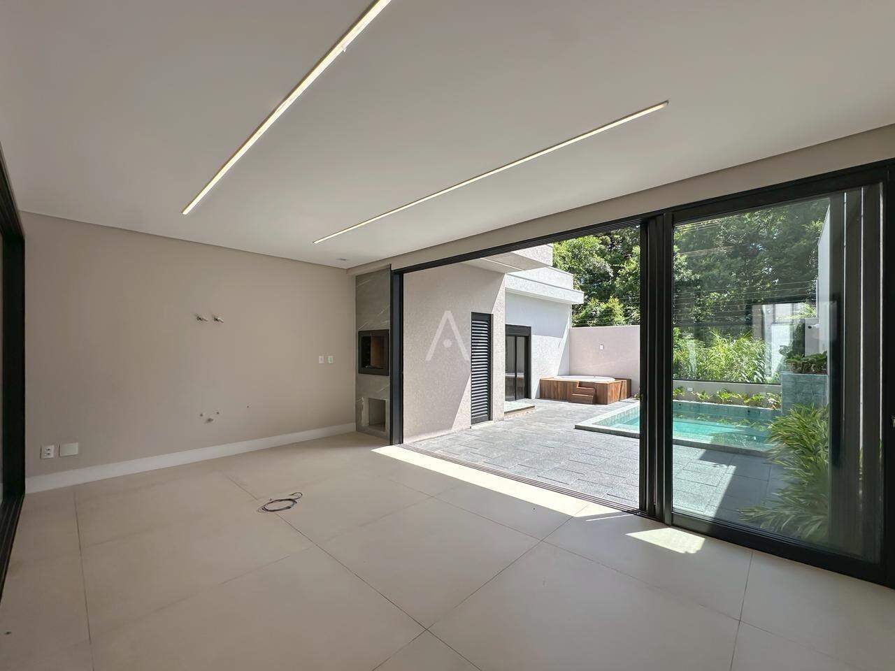 Casa Residencial para à venda no Bairro RECANTO TROPICAL em CASCAVEL: 