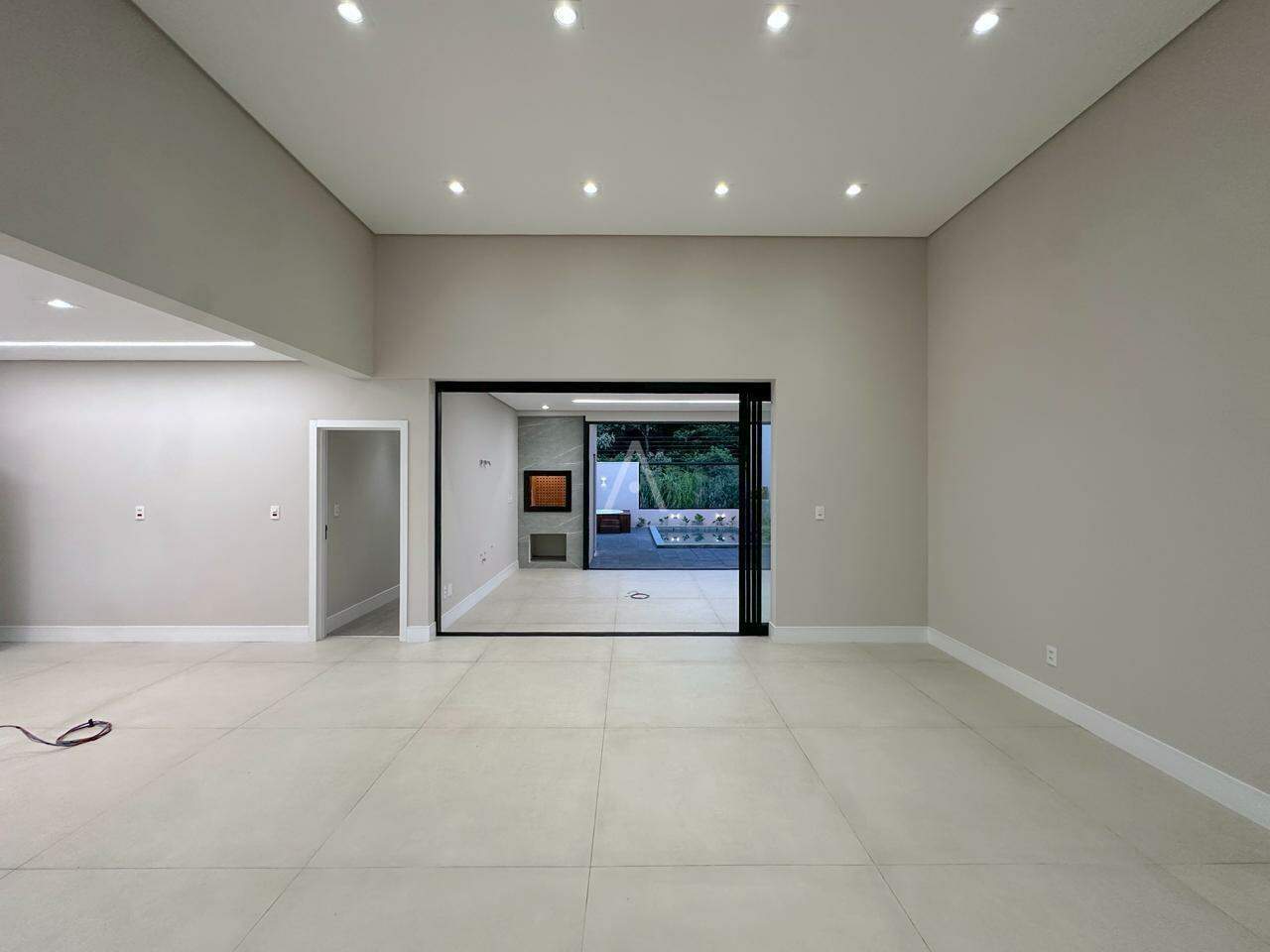Casa Residencial para à venda no Bairro RECANTO TROPICAL em CASCAVEL: 