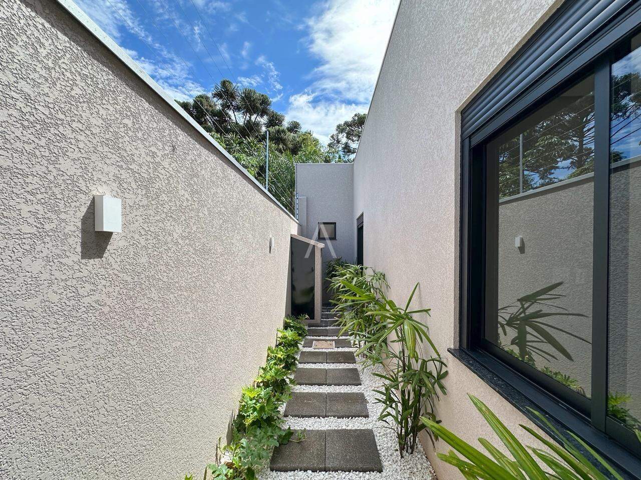 Casa Residencial para à venda no Bairro RECANTO TROPICAL em CASCAVEL: 