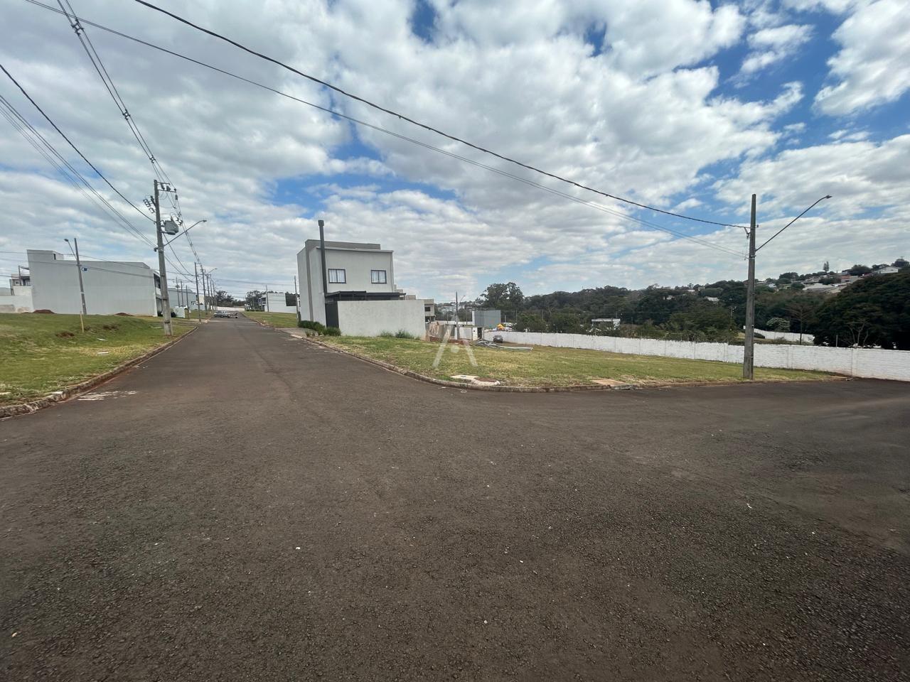 Terreno para à venda no Bairro UNIVERSITARIO em CASCAVEL: 