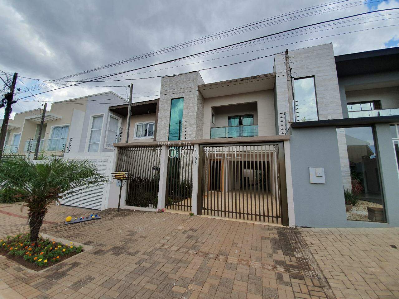 Sobrado para para aluguel no Bairro NEVA em CASCAVEL: 