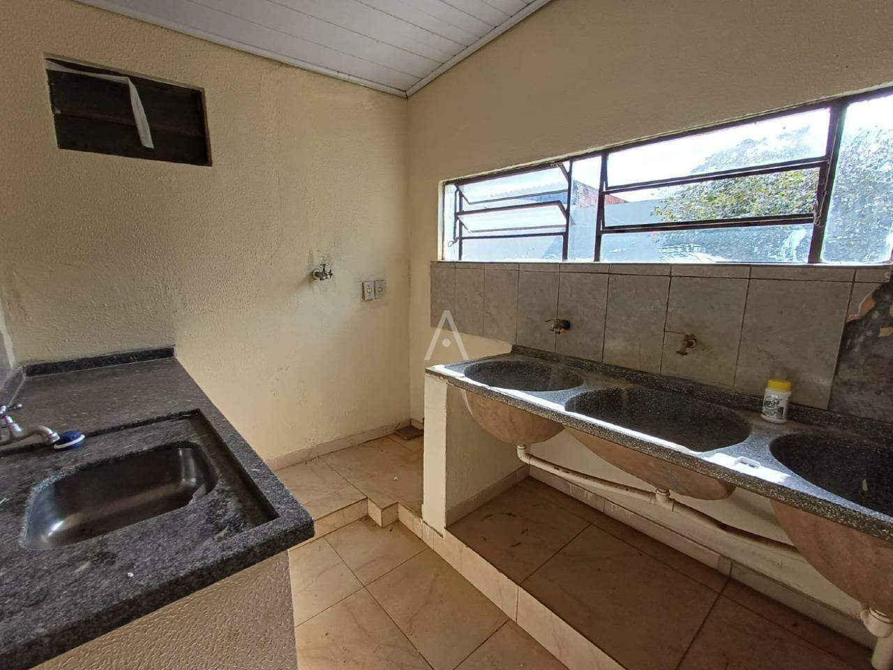 Casa Residencial para para aluguel no Bairro PARQUE VERDE em CASCAVEL: