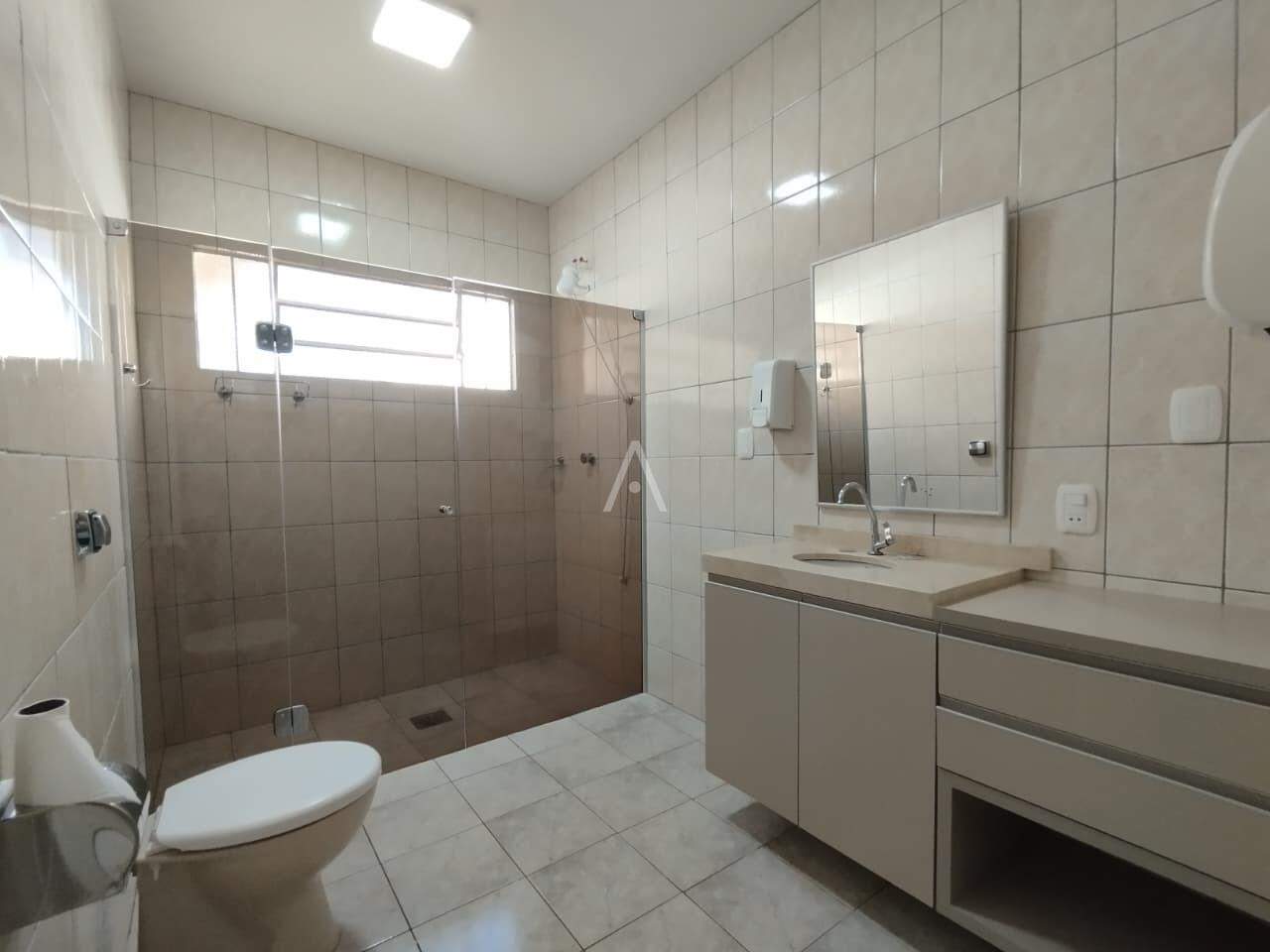 Casa Comercial para para aluguel no Bairro CENTRO em CASCAVEL: BANHEIRO SOCIAL 01