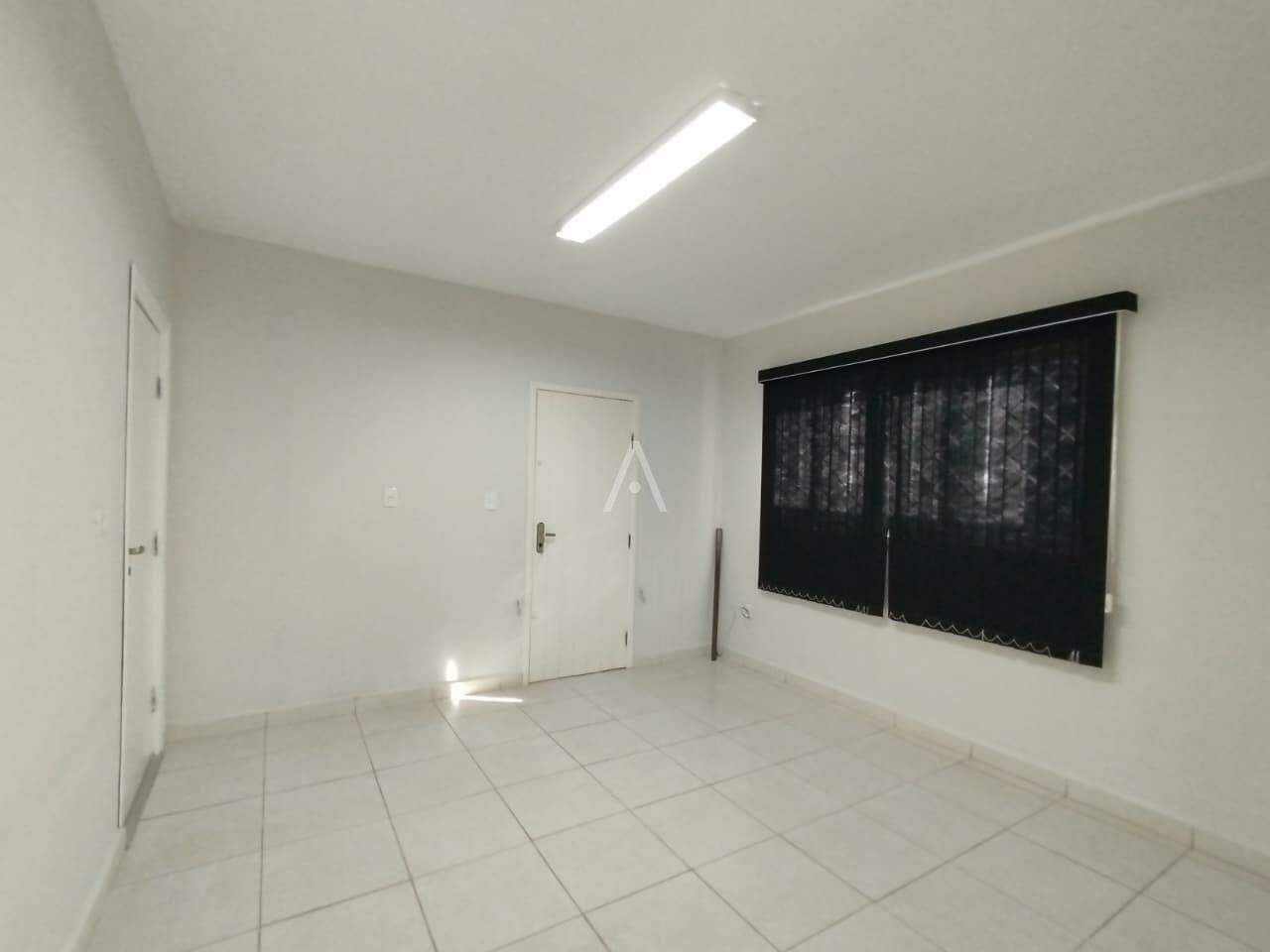 Casa Comercial para para aluguel no Bairro CENTRO em CASCAVEL: SALA 08
