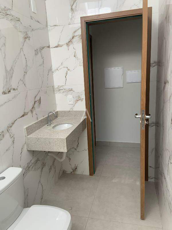 Casa Residencial para à venda no Bairro FLORESTA em CASCAVEL: 