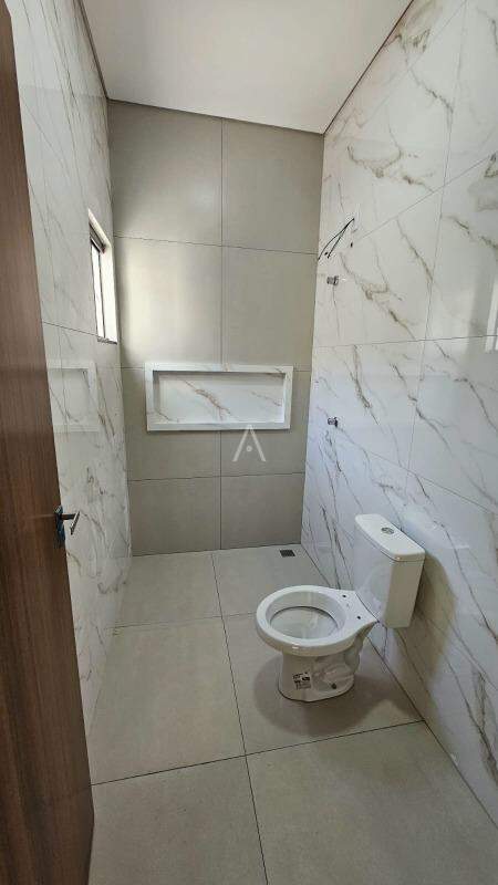 Casa Residencial para à venda no Bairro JARDIM COOPAGRO em TOLEDO: 
