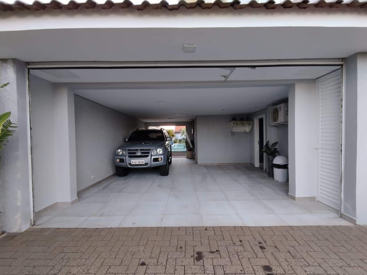 Sobrado para à venda no Bairro REGIAO DO LAGO em CASCAVEL: GARAGEM