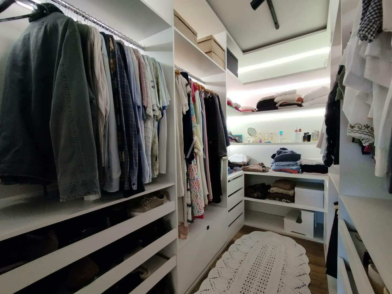 Sobrado para à venda no Bairro REGIAO DO LAGO em CASCAVEL: CLOSET