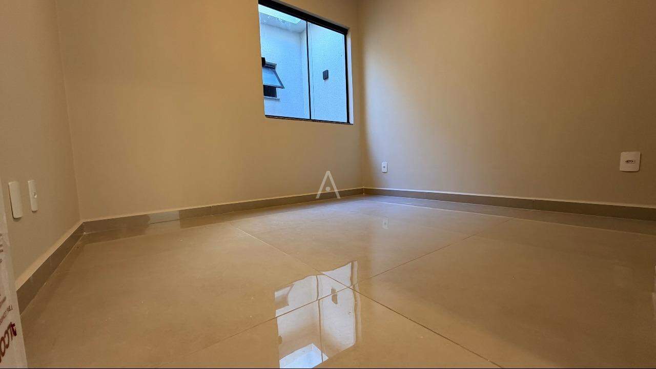 Casa Residencial para à venda no Bairro RECANTO TROPICAL em CASCAVEL: 