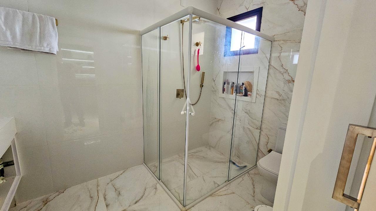 Casa Residencial para para aluguel no Bairro FAG em CASCAVEL: BANHEIRO SUÍTE MASTER