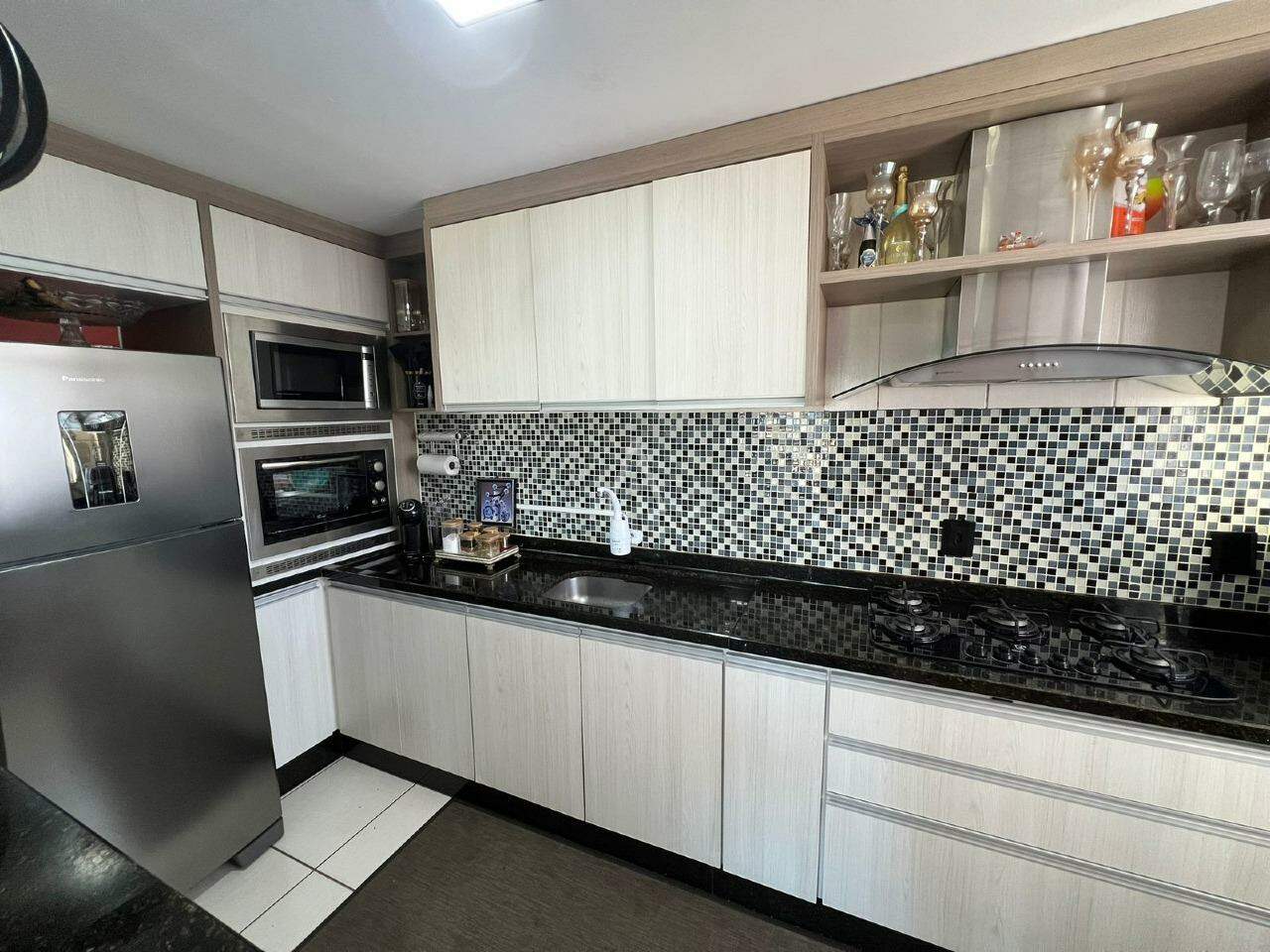 Apartamento para à venda no Bairro REGIAO DO LAGO em CASCAVEL: 