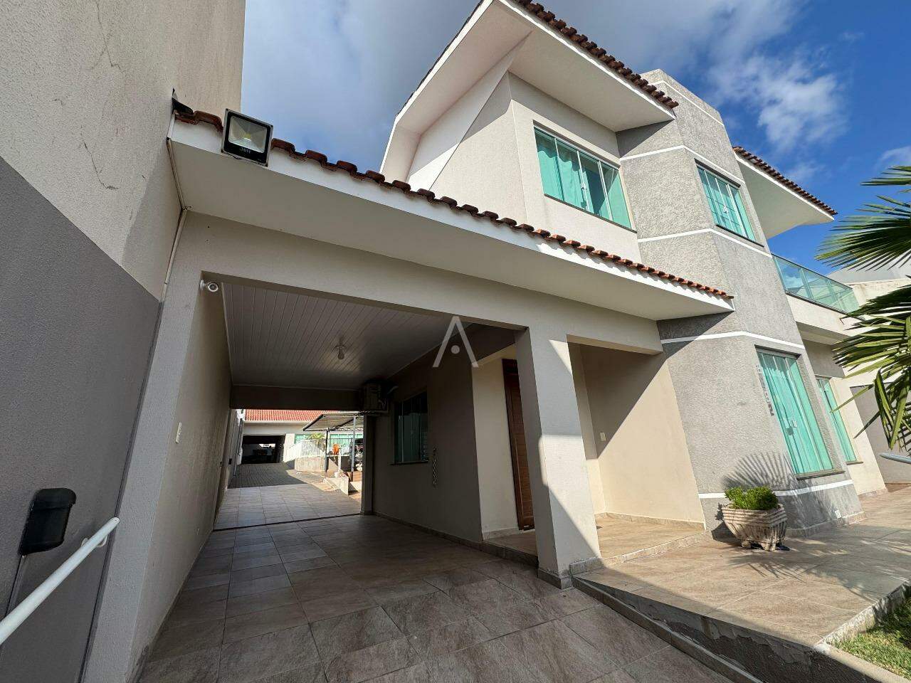 Sobrado para à venda no Bairro PARQUE SAO PAULO em CASCAVEL: 