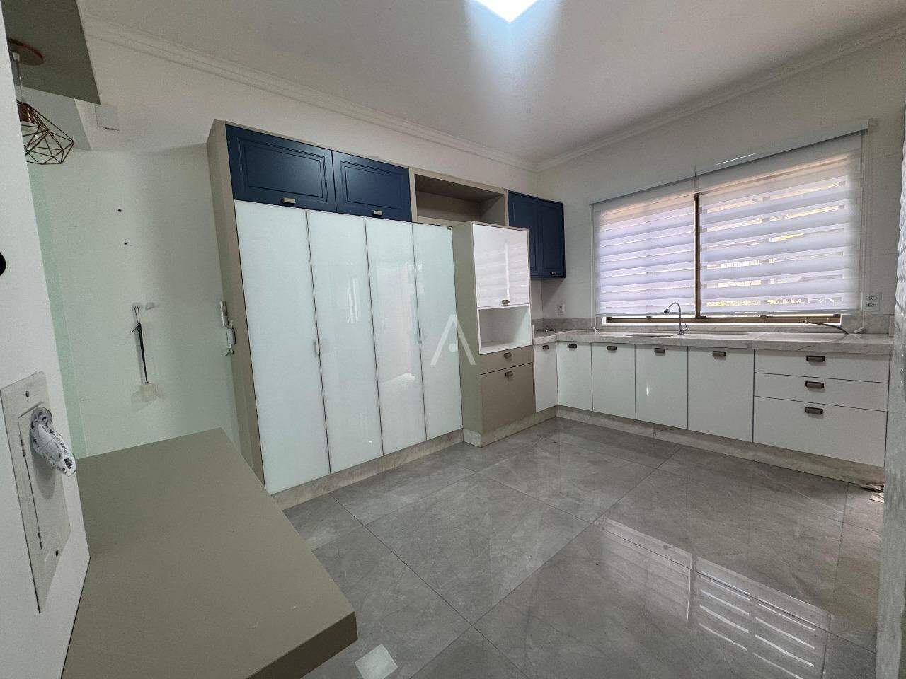 Sobrado para à venda no Bairro PARQUE SAO PAULO em CASCAVEL: 