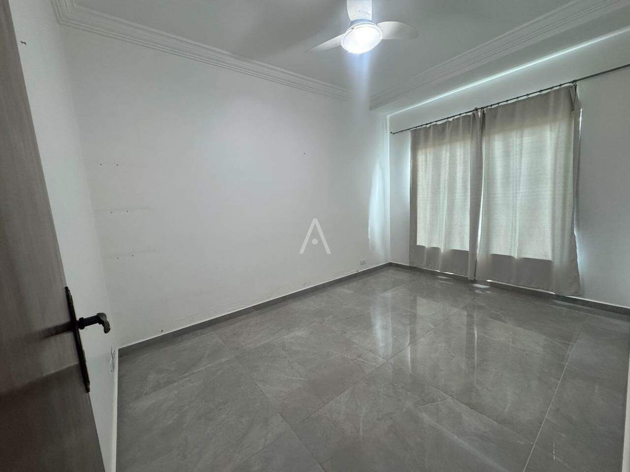 Sobrado para à venda no Bairro PARQUE SAO PAULO em CASCAVEL: 