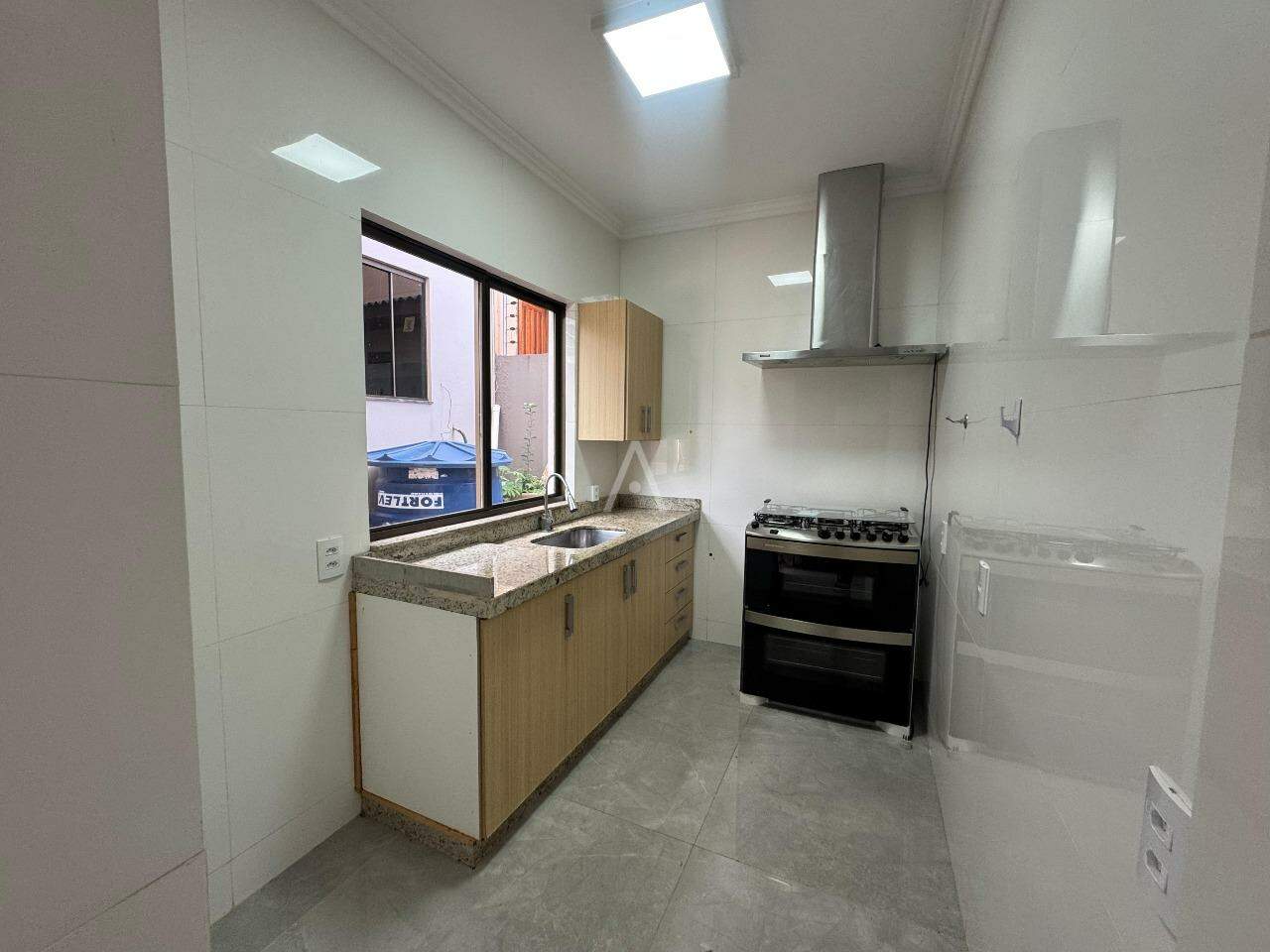 Sobrado para à venda no Bairro PARQUE SAO PAULO em CASCAVEL: 