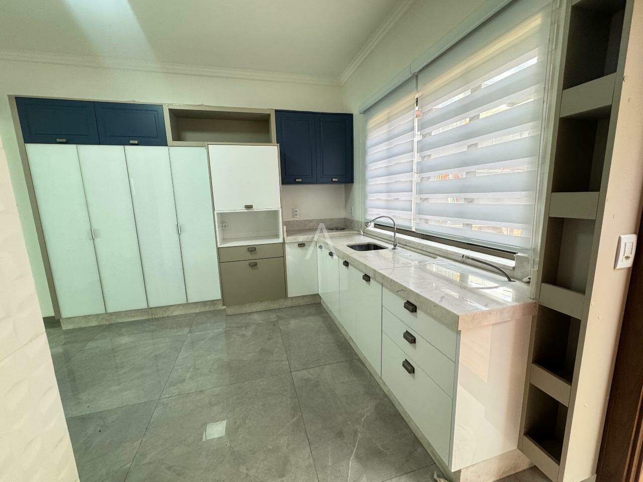 Sobrado para à venda no Bairro PARQUE SAO PAULO em CASCAVEL: 