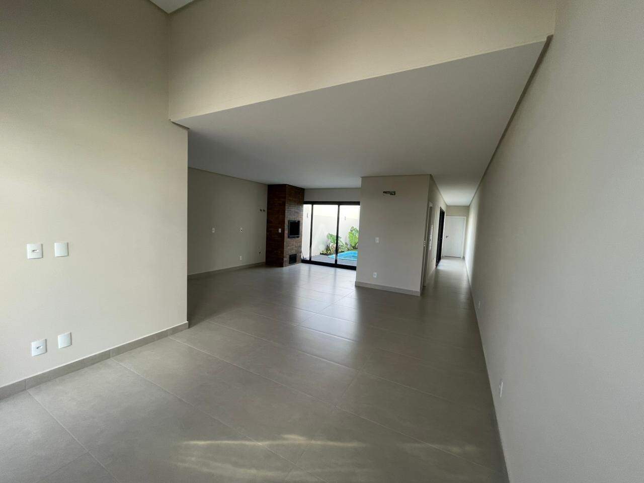 Casa Residencial para à venda no Bairro TROPICAL II em CASCAVEL: 