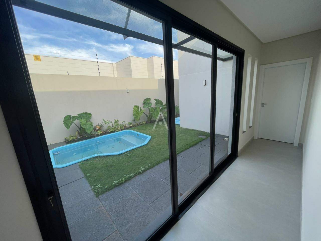 Casa Residencial para à venda no Bairro TROPICAL II em CASCAVEL: 